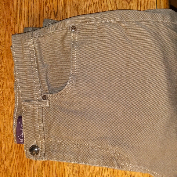 Gloria Vanderbilt Light Brown Amanda Jeans - Picture 8 of 8